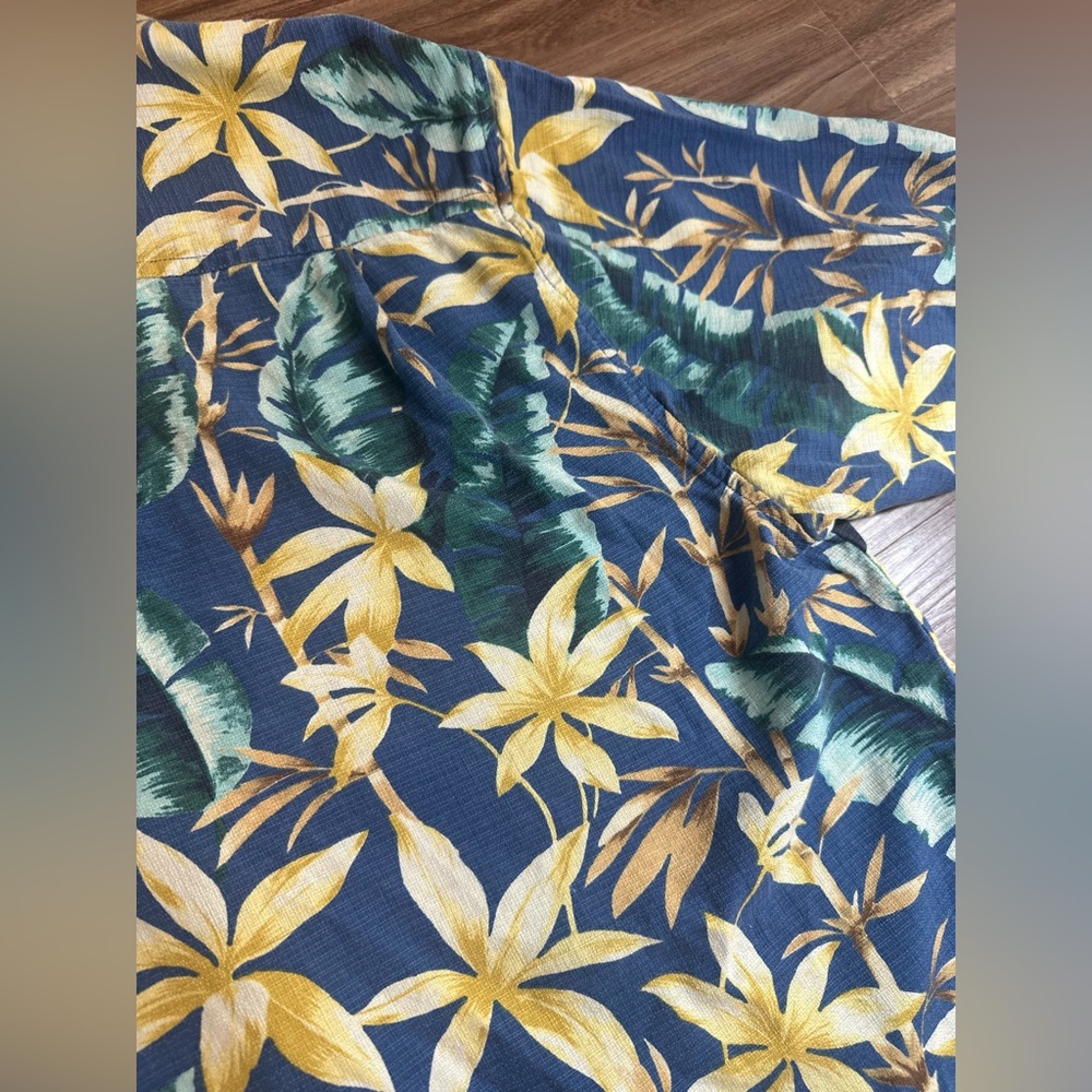 Tommy Bahama Hawaiian Shirt Blue Floral Silk Short Sleeve Button Front Men’s L - Picture 11 of 12